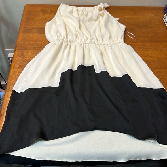 T.L.H by hype dress Size MEDIUM NWOT - Picture 1 of 3
